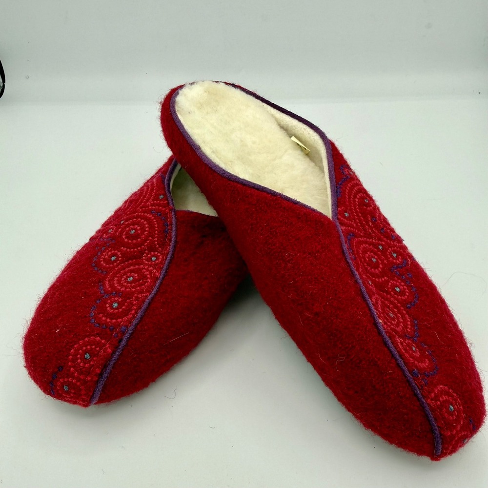 Acorn Red Wool Embroidered Slippers Womens Size 8 Red Boho Mule House Shoes